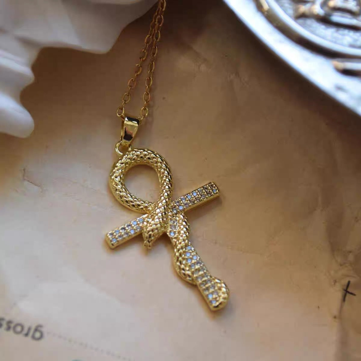 Hip-hop style golden snake cross men's clavicle necklace women's niche design necklace hiphop trendy men's necklace