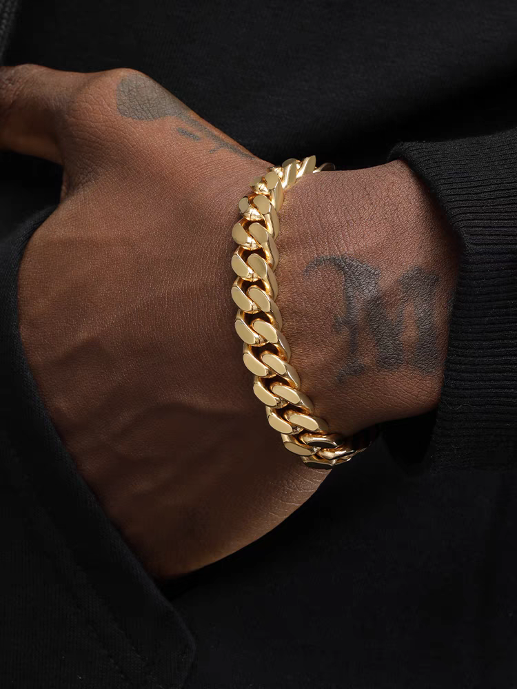 18K gold titanium steel Cuban bracelet men's European and American hiphop street style cuban link bracelet
