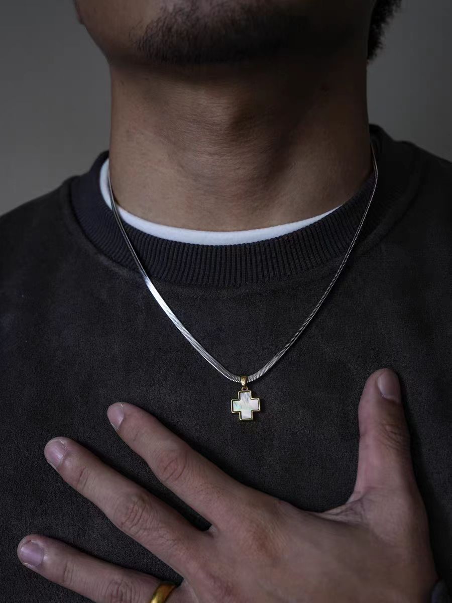 Four-Leaf Clover Black Mother-of-Pearl Pendant Necklace, Unisex Gray Gold Premium Streetwear Chain
