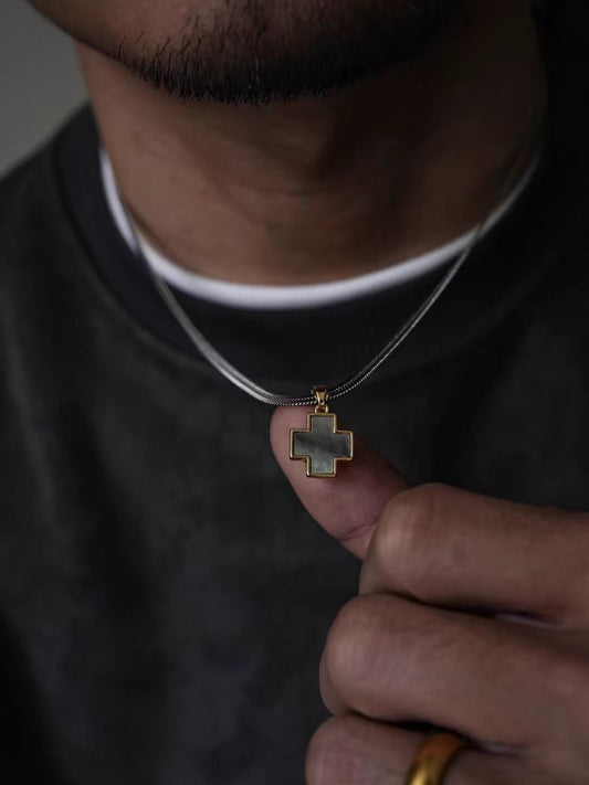 Four-Leaf Clover Black Mother-of-Pearl Pendant Necklace, Unisex Gray Gold Premium Streetwear Chain